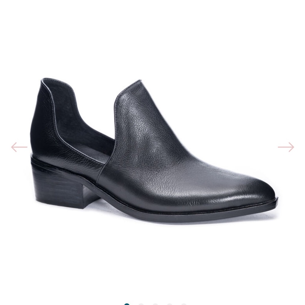 Chinese Laundry booties in 7 1/2, color: black.